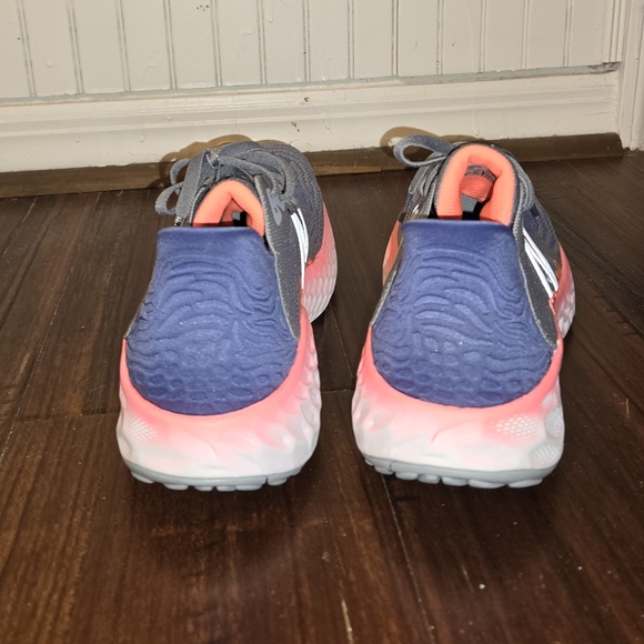 NWOT Newbalace women's 9 shoe - Picture 4 of 5